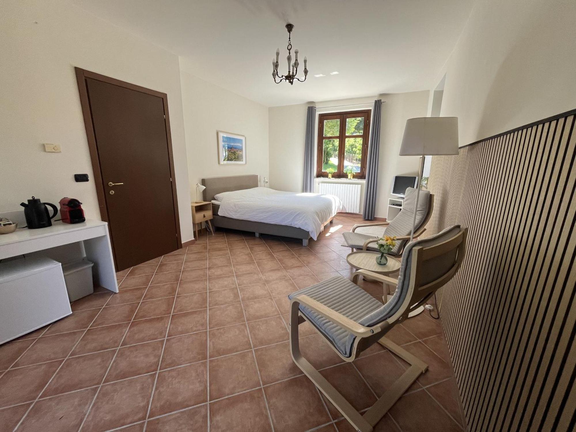 Vista Alta Langa, Bormida Apartment Cravanzana