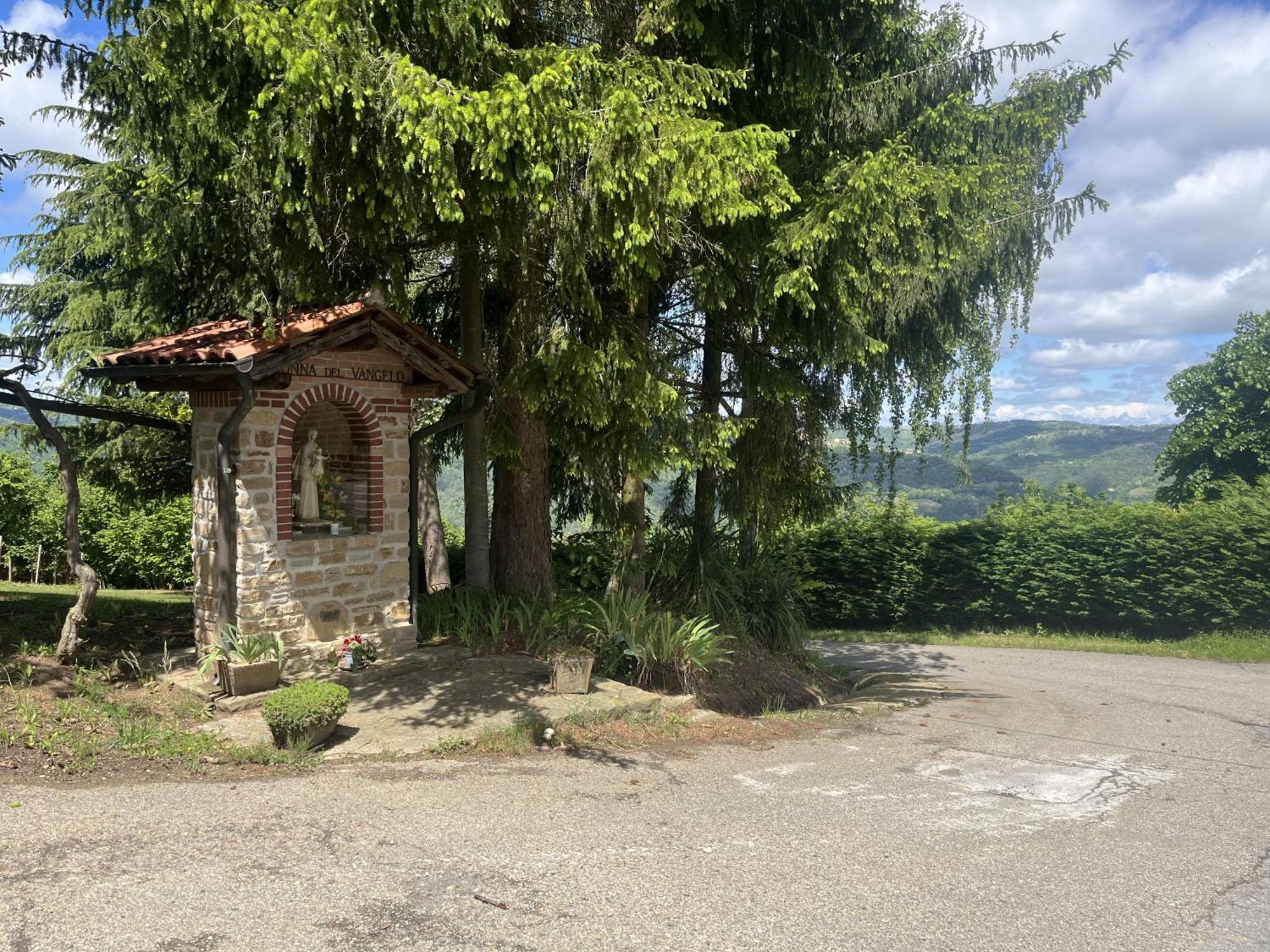 Vista Alta Langa, Bormida Apartment